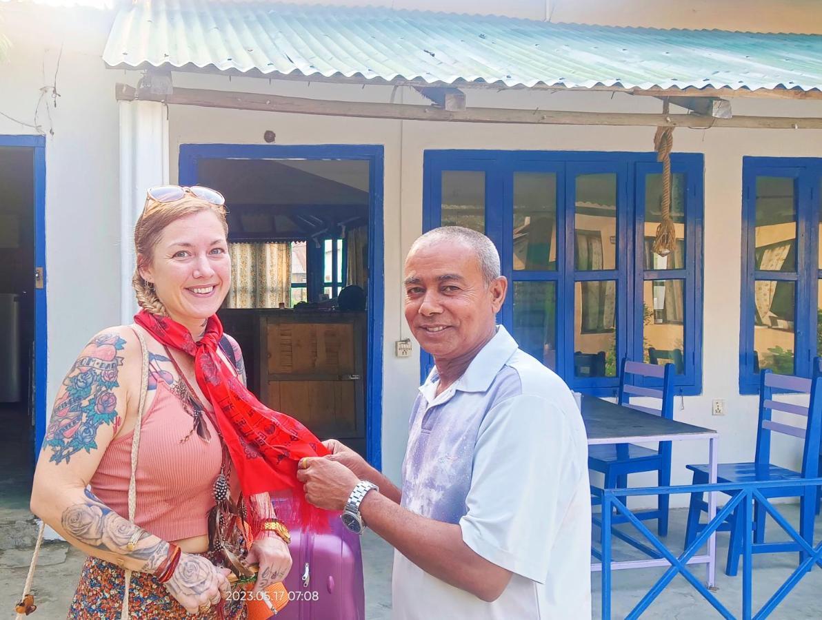 Hotel Butterfly Sauraha Exterior foto