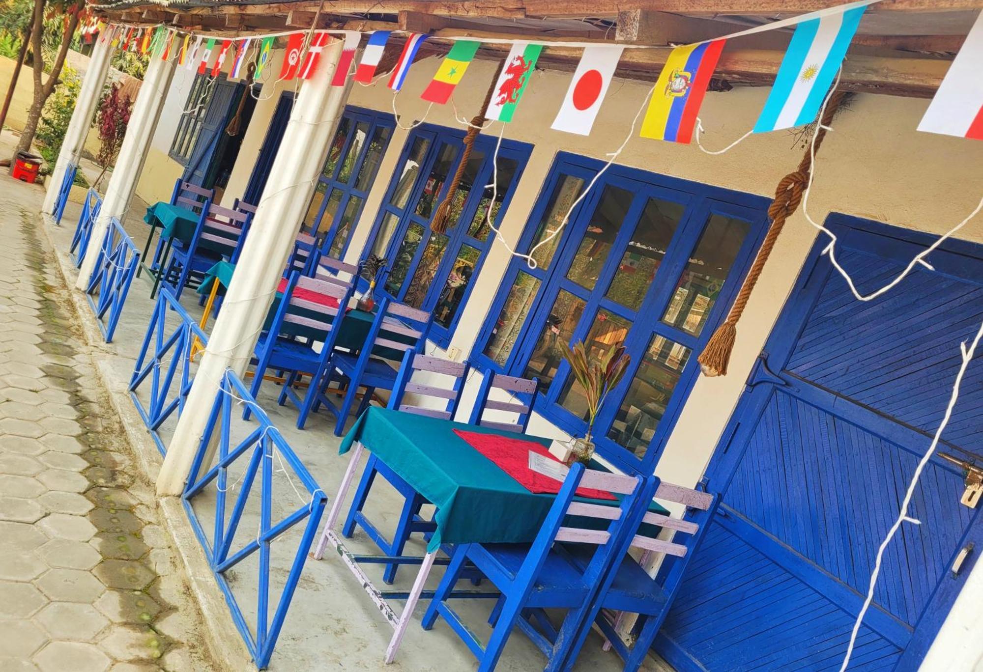 Hotel Butterfly Sauraha Exterior foto